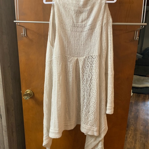 Angel of the North Sweater Vest - Picture 4 of 5